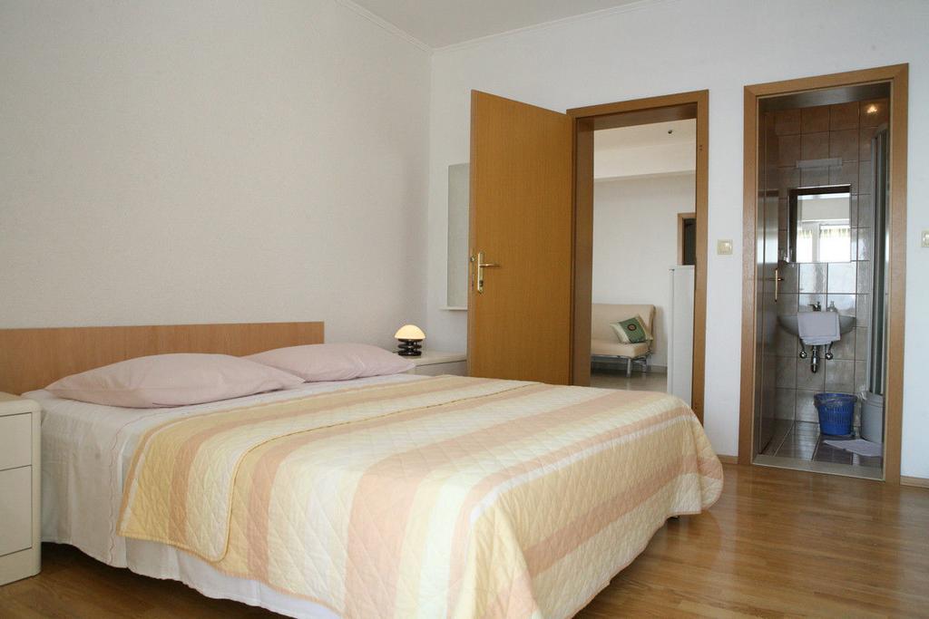 Apartments Davor & Marija Sosic Brela Exterior foto